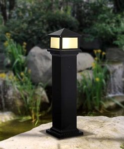 Outdoor Aluminum Lamp Post Lights for Gardens and Patios