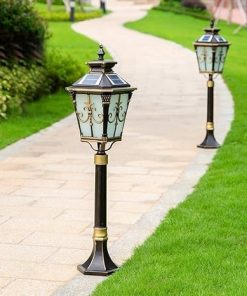 Victoria Retro LED Solar Lamp Post Light for Outdoor Garden Use 2