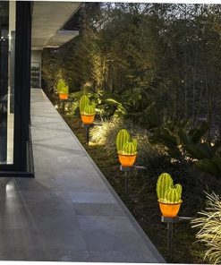 Outdoor Solar LED Garden Lights for Pathways and Landscape Design 2